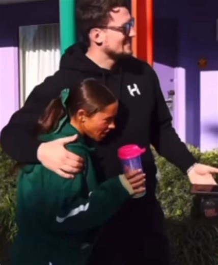Lenny and Delaney: A Cheerful Reunion