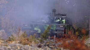 炮管稳如泰山，看CV9030步兵战车30mm机炮25发连射！