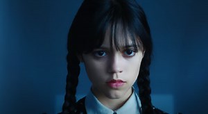 „Wednesday Addams”, serialul care a adus-o pe Catherine Zeta-Jones la Peleș, difuzat în noiembrie pe Netflix - B1TV.ro