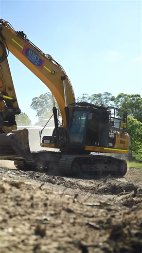 Quick setup. Solid precision. Easy integration. Dropped by Carruthers Contracting at their Narangba site yesterday—hooked the FJDynamics system straight to their Topcon-equipped excavator with zero hassle. The FJD Trion V1T UA80 tablet combo is a powerhouse, delivering seamless RTK accuracy right on their jobsite. Built for pros who need reliability, pinpoint precision, and great range—without the crazy price tag. Keen to upgrade your existing setup? Slide into the DMs 📥 #FJDynamics #gnss #surv