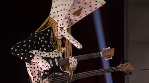 Le secret derrière la guitare almatoise d’Angine de Poitrine