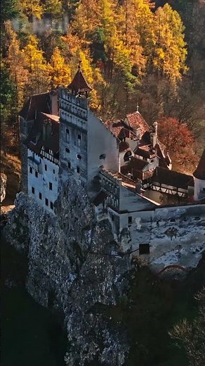 “The Legendary Dracula’s Castle 🏰🦇 | Exploring Bran Castle, Romania” #4k