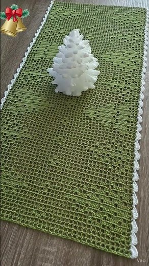 Christmas Tree Table Runner 🎄 crochet pattern ‪@handmadebyraine‬
