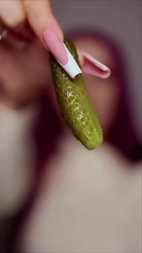 4.1M views · 10K reactions | So crunchy 襤 ｜ #ASMRpickles #asmreatingsounds #asmrcrunch #asmrcrunchy #crunchyfood #crunchysounds #picklesasmr #pickledcucumber | ASMR Nadina Ioana I | Facebook