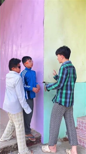 Lemme take a peek first 👀 #bkcity #funny
