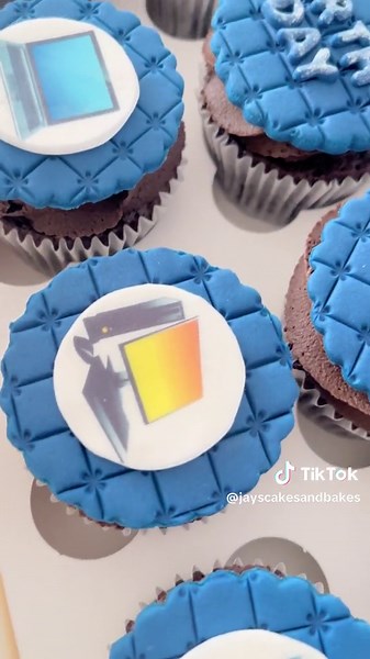 Delicious Cupcakes for Computer Enthusiasts