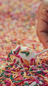 With Wilton, you can create, share, and fearlessly enjoy every baking and decorating moment. | Wilton Cake Decorating