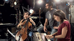 25 ans de carrière pour Les Ogres de Barback [Officiel] mais il aura fallu attendre 5 ans pour un nouvel album intitulé "Amours grises et colères rouges". Voici la chanson d'ouverture "Pas ma haine". Prochains concerts près de chez nous : Ambérieu-en-Bugey à l'Espace 1500 le 18 mai et à Saint-etienne au le fil smac le 24 mai. | France 3 Rhône-Alpes