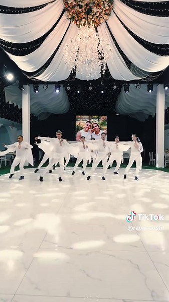 Te gustaría bailarla paso a paso? 😍 Este domingo clase grabada ✨ déjanos un mensaje 🚨🚨🚨 #longervideos #viralvideos