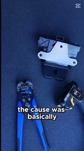 Fixing a 2007 Volvo S40 Trunk Issue