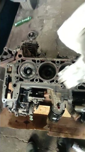 Když káva nestačí, odmašťovač ti vystačí.😀 #automechanic #automobile #mechanik #shorts #funny