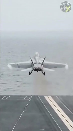Why Aircraft Carriers Turn Into the Wind Before Launching Jets 🌬️✈️