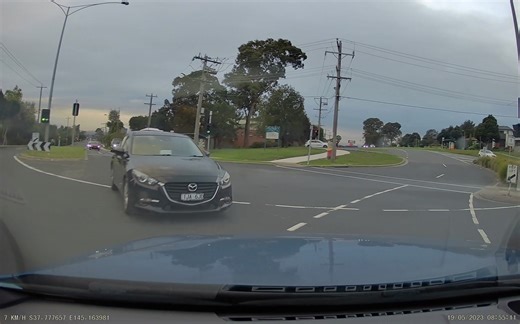 484K views · 2.5K reactions | "collision caused by driver failed to stop at red light " Send us a video: https://dashcamownersaus.wetransfer.com/ Use code EOFY10 for 10% off dashcams: https://dashcamownersaus.com.au/ | Dash Cam Owners Australia | Facebook