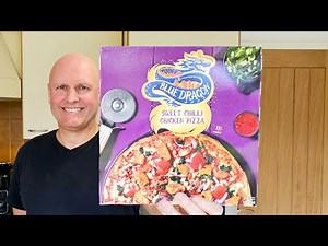 NEW Blue Dragon Sweet Chilli Chicken Pizza! Iceland Food Review