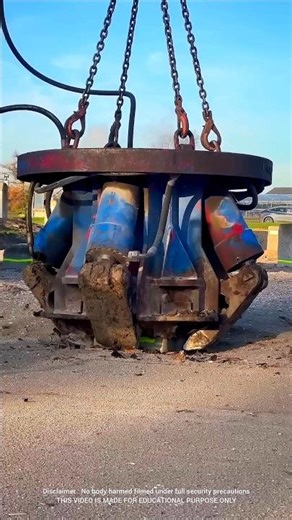 How a Hydraulic Pile Cutter Machine Works ?