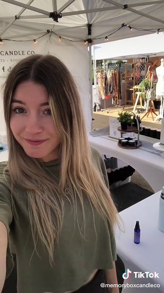 Preparativos para un evento nocturno de vendedores en Temecula