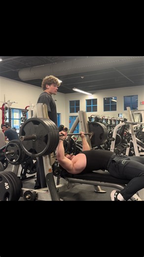 Maximize Your Gains: 405 lb Bench Press Technique