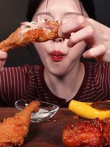 Come relax and eat with Boki as she tastes crispy fried chicken in all spice levels—from gentle heat to bold flavor! A cozy, crunchy mukbang full of delicious bites 🔥💕#boki #bokimukbang #mukbang #asmr #koreanmukbang | Yummy Boki