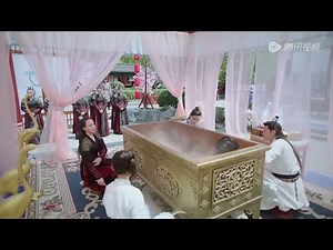 the lady bathed heroine in a golden coffin and helped her restore her appearance