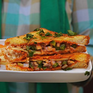 71K views · 67 reactions | Cheesy Veg Garlic Sandwich - 7 minute recipe Text recipe link: https://www.zaykakatadka.com/recipe/cheesy-veg-garlic-sandwich/ Cheesy Veg Garlic Sandwich | 5 minute Veg Recipes | Facebook