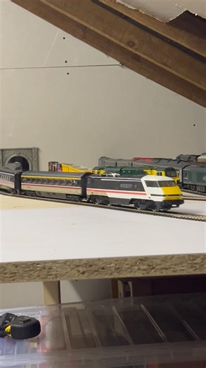 Hornby Class 91 Intercity 225 #train #modeltrains #railway #trainspotting #railwaytrack