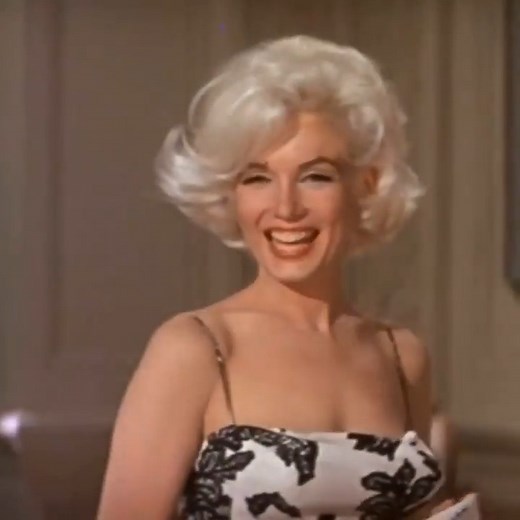 109K views · 5.8K reactions | L'incroyable Marilyn Monroe pour "Something's Got to Give" (film inachevé de George Cukor)  "Blonde", son biopic avec Ana de Armas sortira le 22 septembre sur Netflix ✨ — https://bit.ly/3bmN0Tj | SensCritique | Facebook