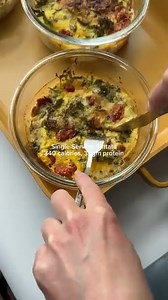 VEGGIE-PACKED SINGLE-SERVE FRITTATAS! 🍳🤩 These really don’t get old and are so flavorful - make them for the whole week 🔥 To add this recipe to your meal plan for next week, search for “Frittatas” in Meal Search in The Best Body Meal Planner. Login (or join!) here: DrRachelPaul.com | Rachel Paul, PhD, RD