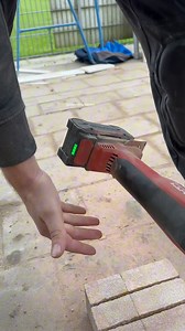 Cutting bricks to size with the Hilti AG 5D-22, for the vertical brickwork we are working on here. #bricklaying #asmr #construction #masonry #brickwork #tools | Dutchbricklayers