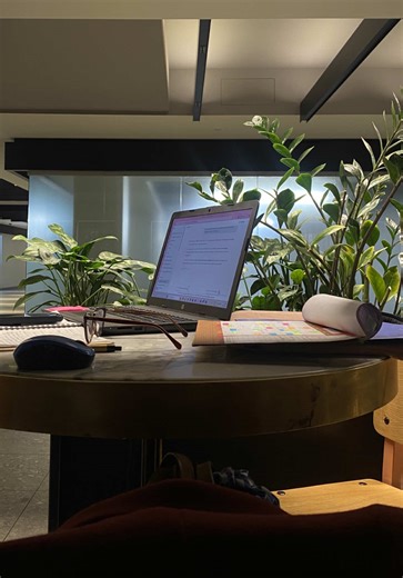 Une bonne préparation nous aide à mieux appréhender un entretien. Elle permet de réduire le stress, voire de ne pas stresser du tout. Voici comment je me prépare, concrètement. Si vous avez aussi des astuces, n’hésitez pas à les partager en commentaire. #fy #conseil #entretiendembauche #mtltiktok #entretien