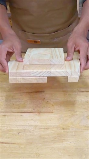 AMAZING Wooden Bird Feeder Designs You Will LOVE! Part 1 of video #reelviral #facebookreelsviral #diy #handmade #art #homedecor #craft #design #doityourself #crafts #interiordesign #woodworking #love #smallbusiness #home | Carlos Madden