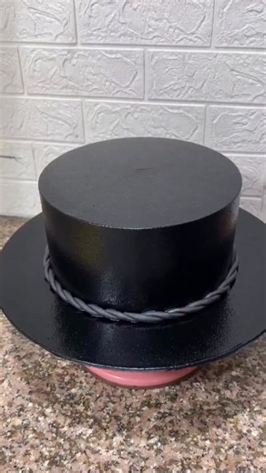 Wasim Chef on Instagram: "Foundant Boss Cake Design #cake #cakedecorating #cakedesign #cakeart #viral reels instragram foundantcake boss"