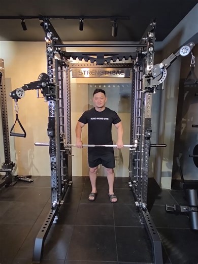 Why Infinity Series #2 Interchangeable Smith Handle System! Dengan Infinity kamu tidak hanya bisa pakai bar panjang seperti smith biasa, tapi bisa juga diganti pakai handle lain seperti: - Short handle untuk press dan row - Ssb handle untuk hack squat - Leg press footpad untuk vertical leg press Rasakan nikmatnya push day dan leg day dengan Infinity series ini, siap hajar upper lower dengan stabilitas maksimal seperti mesin di gym hanya di home gym saja! #strengthbae #strengthbaeindonesia #fitne