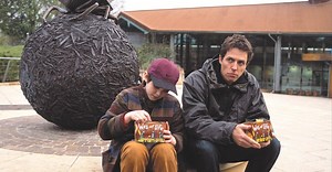 About a Boy · Film 2002 · Trailer · Kritik