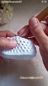 571K views · 14K reactions | Sapatilha Cecília Linda e super confortável. Encomendas pelo whatsapp 34 3825-0886. #feitoàmão #handmadewithlove #patosdeminas #recemnascidos #émenina #batizado | celiaartesanato05 | Facebook