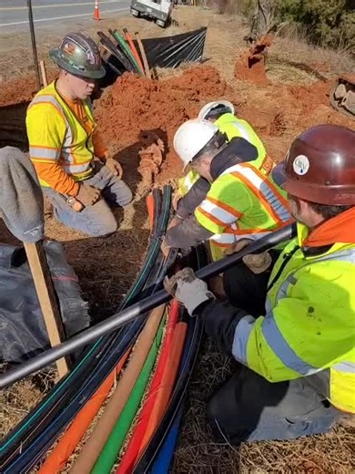 #tcrobeyconstruction #codebluedriver #drilllife #sendit #notforeverybody #gettingitdone #lakeanna #pullingpipe