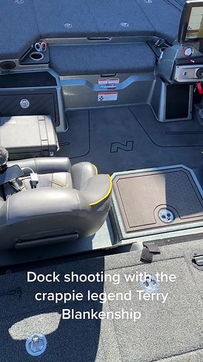 Crappie fishing #fishing #oklahoma #grandlakeoklahoma #crappiefishing #crappie #dockshooting #fishinglife #profishingtips #outdoorlife #outdoors #bobbygarland #dockfishing #fallfishin