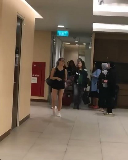 AGNEZ MO looks so exhausted & tired after concert 😣