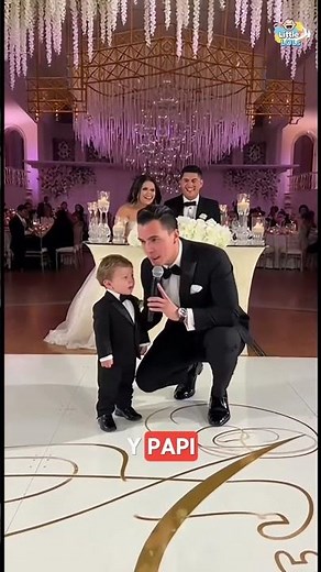 🛋️ "Papa dort sur le canapé !" Le bébé balance la vie de couple au mariage 💍👶😂 #Shorts
