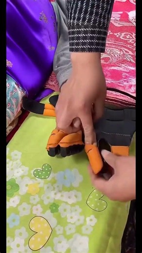 Effortless Exercise Automatic Hand Trainer Gloves 1️⃣