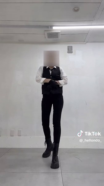 こんばんは 踊ってみたです かっこいいと綺麗どちらも表現するの難しい #クイーンオブハート 奏音69 様 #踊ってみた 振付本家 いりぽん先生 様 #ボカロ