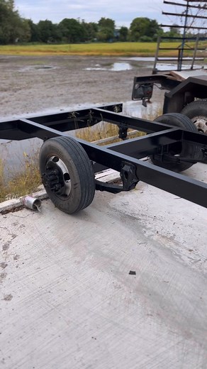 26K views · 917 reactions | คิวสุดท้ายว่างแล้ว แทนเลอร์LS 125 จอดรอเจ้าของ เอาเครื่องมาใส่藍 | เอ็ม ลูกชายส.สำรวย การไฟฟ้า | Facebook