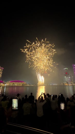 Celebrate New Year 2026 with Stunning Fireworks in Singapore