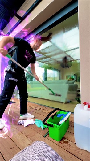 Dernières vitres de l’année 🪟✨🍾🤯#windowcleaner #newyearnewme