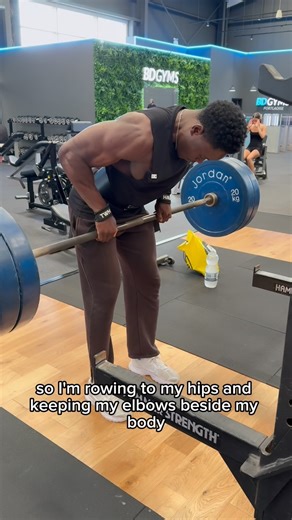 Samanta Hauberte on Instagram: "Here’s how to do 4 compound back exercises correctly 👊🔥 1️⃣ Barbell Rows – Two ways to hit your back: • Standard grip → Targets your full back. • Wider grip → Puts more emphasis on your upper back for thickness. 2️⃣ Lat Pulldowns – Builds width and targets your lats for that V-taper look. 3️⃣ Seated Cable Rows – Works your rhomboids, lats, traps, and forearms, improving posture and overall back thickness. 4️⃣ Chest-Supported Machine Rows – Hits your rhomboids, l