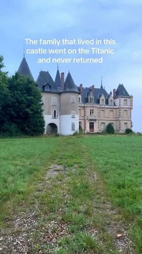 Abandoned Castle 🏰 . . . #abandoned #abandonedplaces #discoverearth #forgotten #lost #explore #forgottenplaces #creepy #abandonedearth #urbex #lostplaces | Abandoned Earth