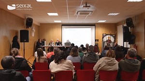 A Escola Básica de Arrentela vai receber obras de requalificação e ampliação. O projeto foi apresentado pela Câmara Municipal do Seixal no dia 19 de março, no auditório da Escola Básica Nun’Álvares, sede do agrupamento. Estiveram presentes Paulo Silva, presidente da Câmara Municipal do Seixal, Maria João Macau e Joaquim Tavares, vereadores da autarquia, Américo Costa e Vanda Carvalho, da Assembleia Municipal do Seixal, e Maria João Costa, presidente da União das Freguesias do Seixal, Arrentela e