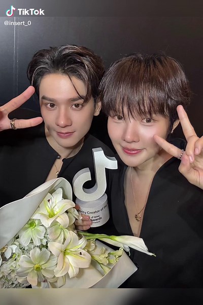 ถ้าถามว่ารักนั้นคืออะไร❤️ หน้าตามันเป็นแบบไหน ~ หน้าตามันเป็นแบบนี้อะป่าววว 🦆🐰 ยินดีกับทุกความสำเร็จของพี่เจ่งและปุ๋งๆๆน้าาาา เรามาค่อยเติบโตไปด้วยกันนะ ❤️ #เก่งน้ำปิง #nampingster #kengharit #kengnamping