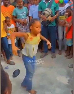 Traditional dance from Ghana Danse traditionnelle du Ghana 🎥@afrodance.intl #visages_d_afrique #afrodance #afroculture #africancultures #ghana #ghanaianculture #westafrica | Visages d'Afrique