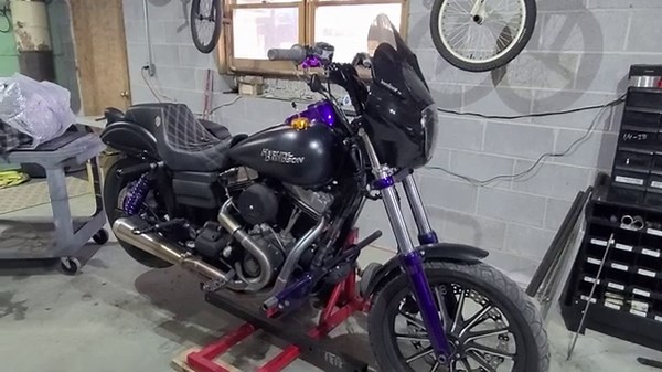 Installing Dyna Hard Saddlebags On My Street Bob