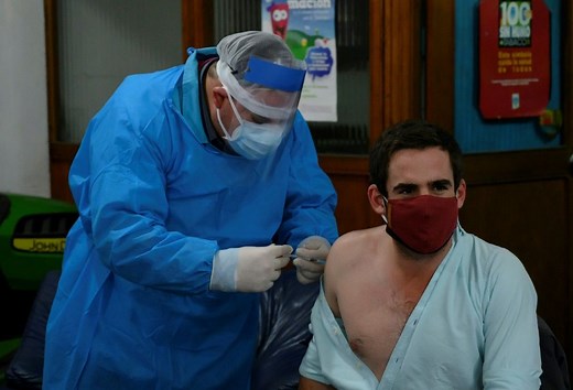 People Without COVID-19 Vaccine Side Effects Were Injected With Saline? Claims Debunked